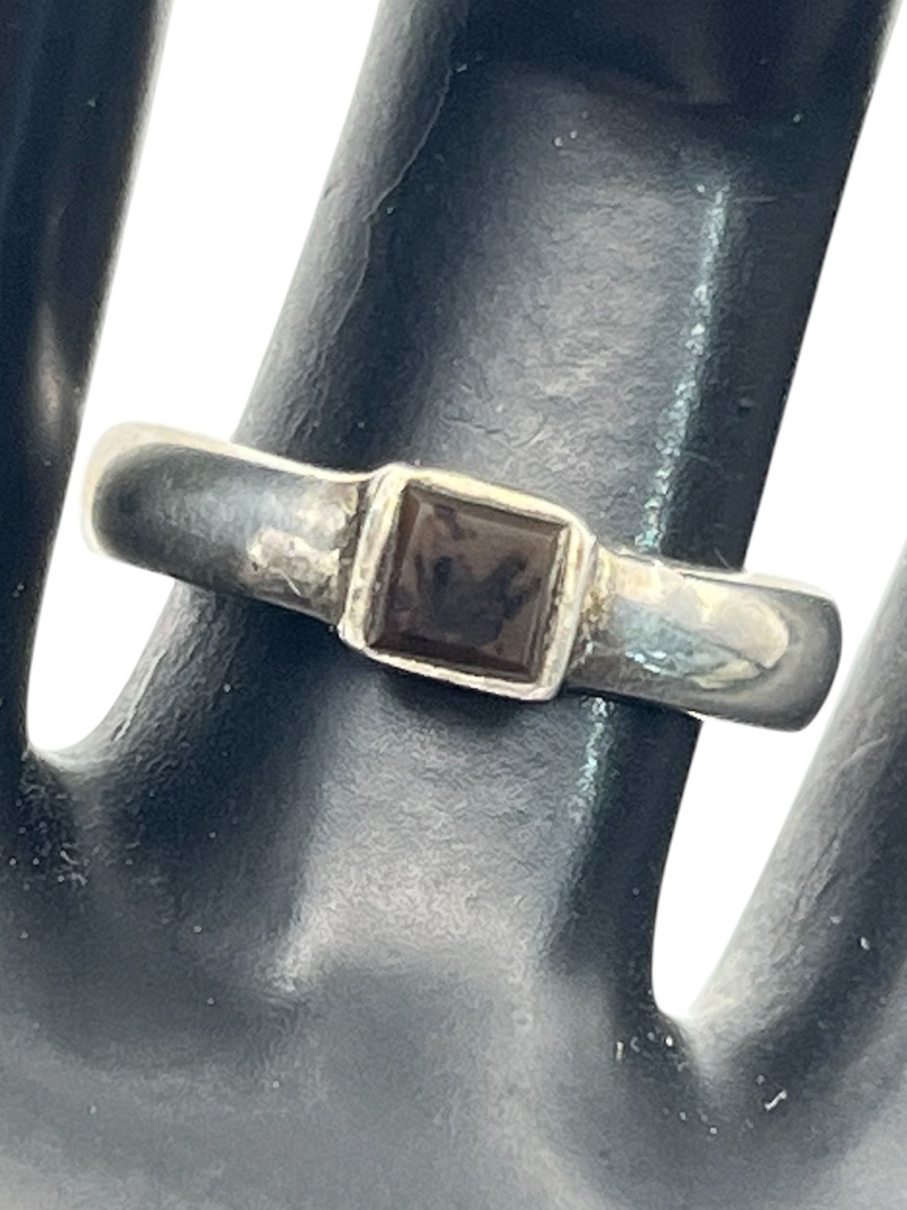Sterling silver dark square stone vintage ring size 6.75